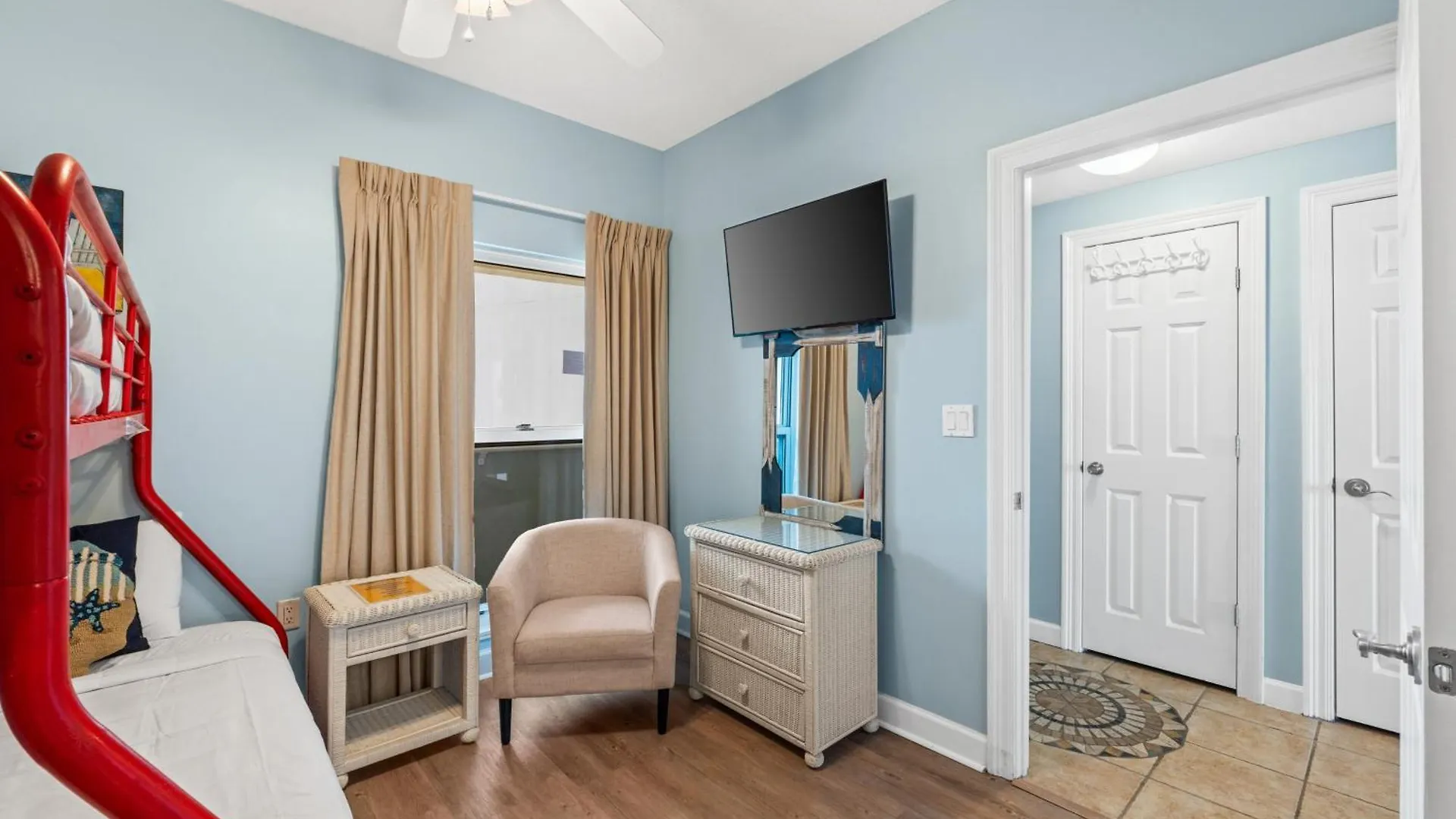 Holiday home Boardwalk Beach Resort #1403 By Book That Condo Panama City Beach